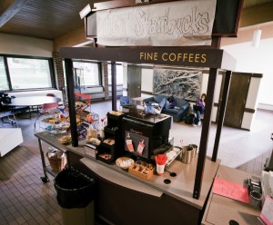 100927_coffeecartEllis Rockey Grounds was replaced by a coffee cart run by St. Thomas student workers. (Tommy Ellis/TommieMedia)