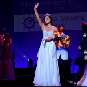 St. Thomas Junior Laura Swartz accepts her crown as Miss Minneapolis Aquatennial Queen of the Lakes in July. Swartz has used her title to volunteer for numerous charities in Minnesota. (Photo courtesy of Laura Swartz)  