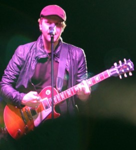 110514_GAVIN_DEGRAW.009 Gavin DeGraw performed at the spring concert May 14 in the Anderson Athletic and Recreation Complex field house. (Rita Kovtun/TommieMedia)