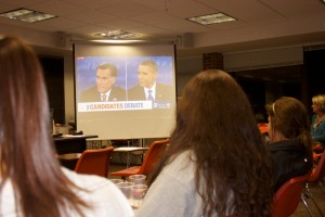 <p>Students in Debra Petersen's political communication class watch the presidential debate in Brady Educational Center Monday. The students analyzed key points each candidate made throughout the night. (Tarkor Zehn/TommieMedia)</p>