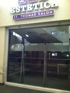 Estetica Salon and Spa sits empty after closing in December 2013. St. Thomas Auxiliary Services is currently looking for new tenants to fill the vacancy. (Michelle Doeden/TommieMedia) 
