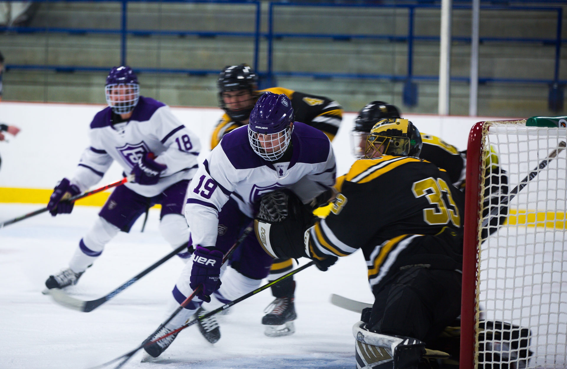 PHOTO SLIDESHOW St. Thomas men’s hockey outscores Oles 93 TommieMedia