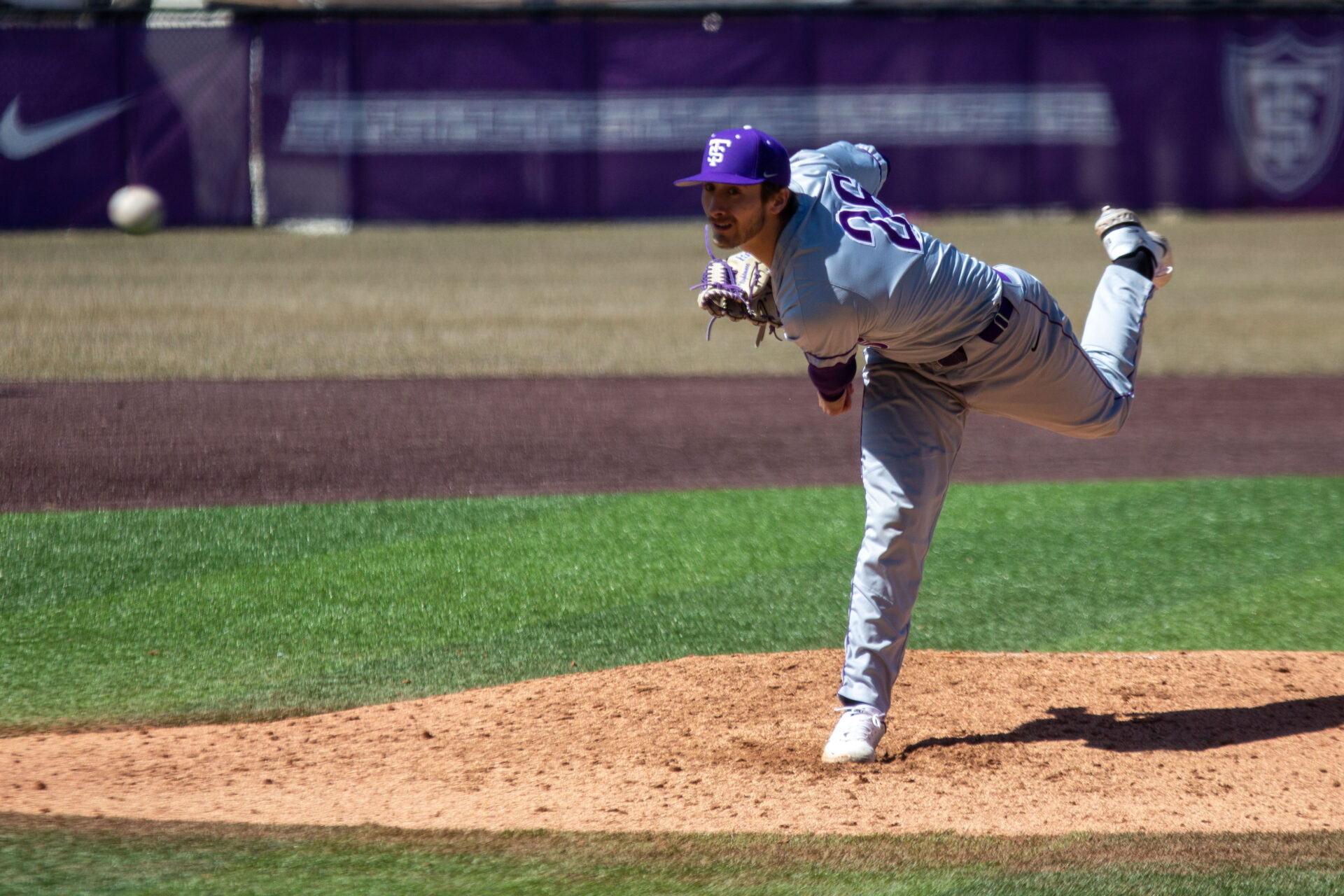 st-thomas-baseball-splits-doubleheader-against-north-dakota-state