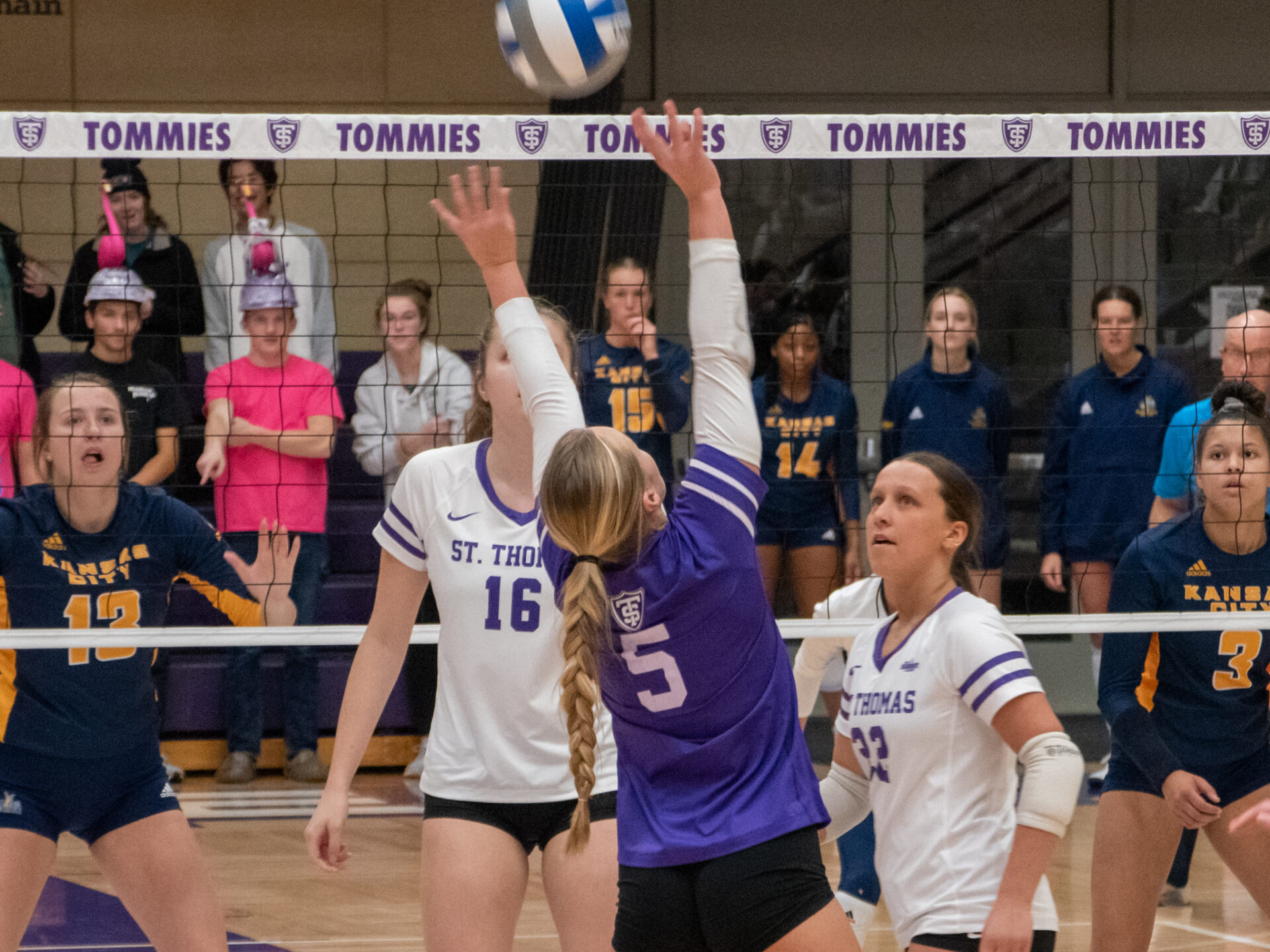 St. Thomas volleyball swept by Kansas City TommieMedia