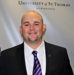 St. Thomas interim head coach Chris Olean. (Theresa Malloy/TommieMedia)