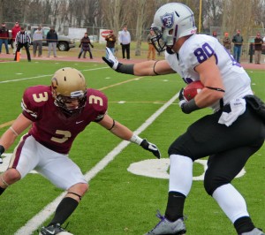 <p>Senior tight end Logan Marks catches a 34-yard pass midway through the second quarter. Marks had two touchdowns in the first half. (Rosie Murphy/TommieMedia)</p> 