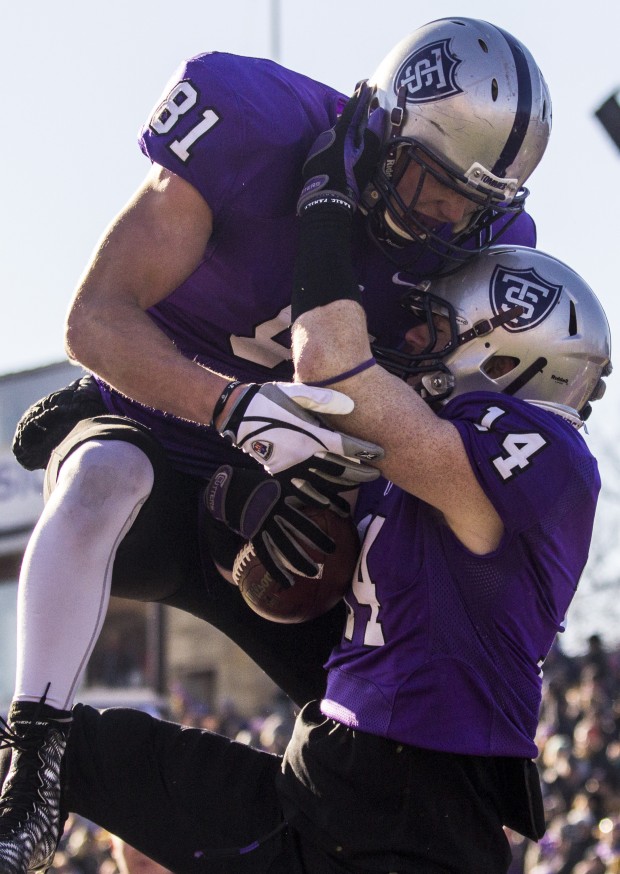 151128_FOOTBALL_STJOHNS