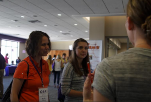 First-year student Cassie Froese and her mother, Ruth Froese, went to the Orientation Info Fair together. (Photo courtesy of Danielle Wong/TommieMedia).