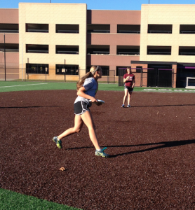 Sophomore Ellie Henkemeyer participates in Frisbee Friends. The event attracts 10 to 12 participants each week. (Margaret Murphy/TommieMedia)