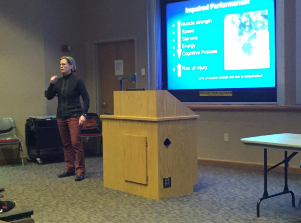 Carrie Peterson explains how a balanced diet, staying hydrated and timing-out meals can impact students and athletes. Peterson has done nutritionist work for the Timberwolves, Lynx and Wild. (Maya Shelton-Davies/TommieMedia)