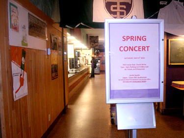 Even STAR's signs for the concert lack appeal. (Gina Dolski/TommieMedia)