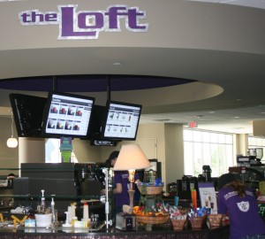 <p>Employees at The Loft hope the warm spring weather, the air conditioning and the smoothies will bring students up to the third floor of the student center. The Loft has not been making a profit due to its third-floor location. (Baihly Warfield/Tommie Media)</p> 