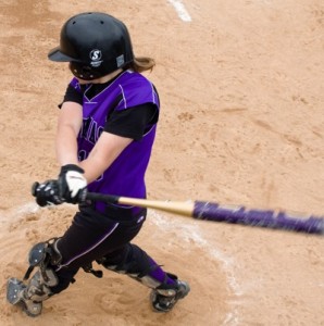 Heidi Schreiner warms up on deck. (Aaron Hays/TommieMedia)