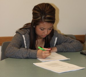 A studying St. Thomas student. (Ariel Kendall/TommieMedia)